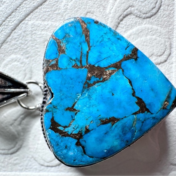 Elegant Blue Moon Turquoise Pendant Heart Natural Polished Stone Silver Tone - Picture 5 of 11